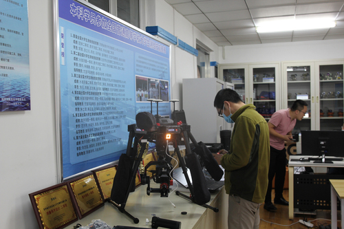 中国人民解放军海军大连舰艇学院机载高光谱安排培训